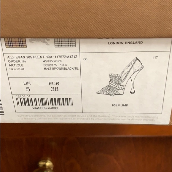 Burberry Runway Pump - Picture 8 of 11